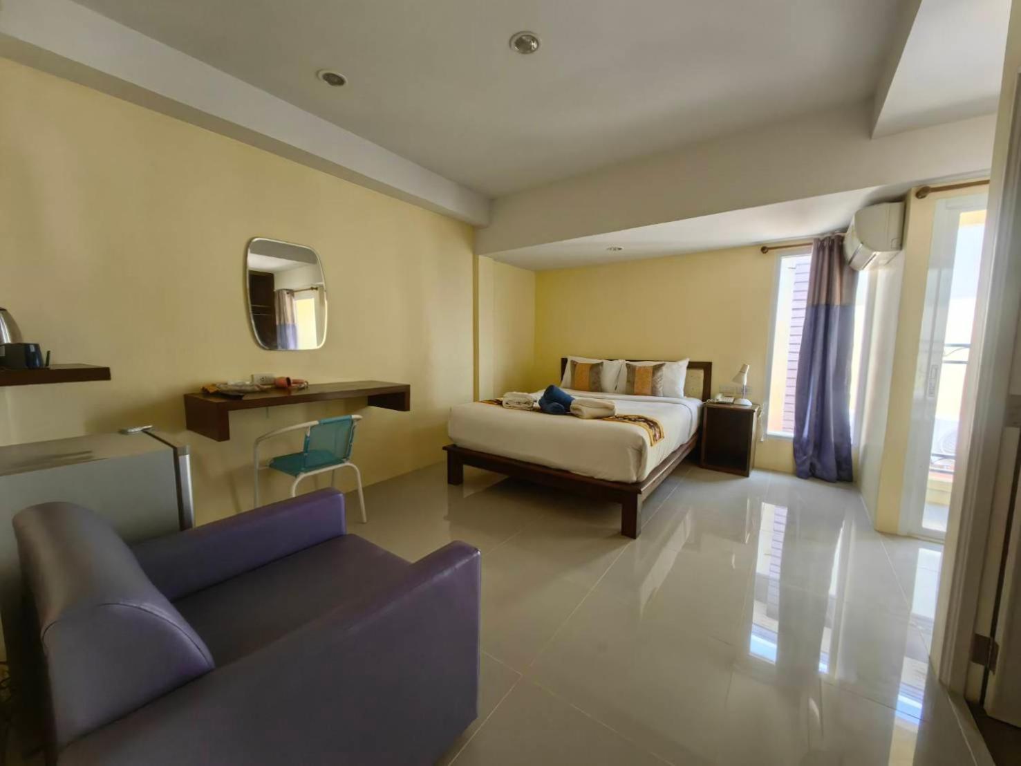 Chom By The Sea Hotel Ao Nam Mao Exterior foto