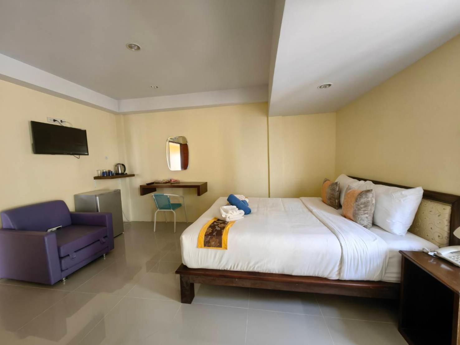Chom By The Sea Hotel Ao Nam Mao Exterior foto