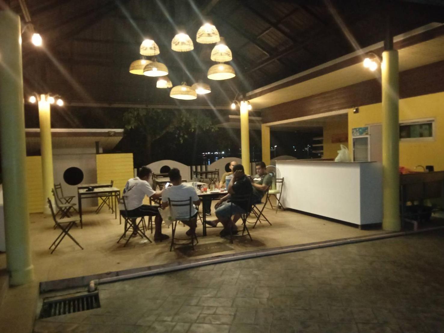 Chom By The Sea Hotel Ao Nam Mao Exterior foto