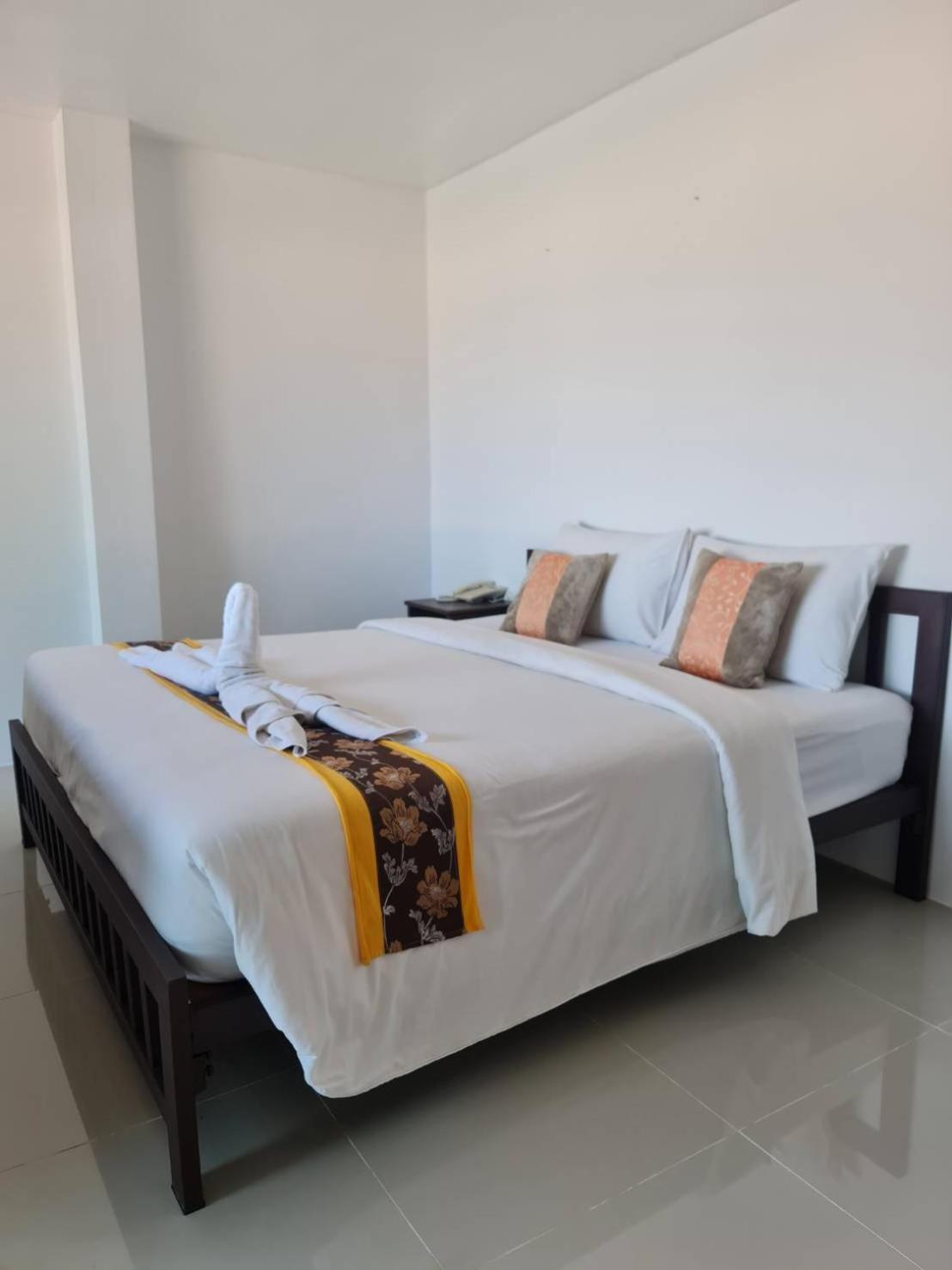 Chom By The Sea Hotel Ao Nam Mao Exterior foto