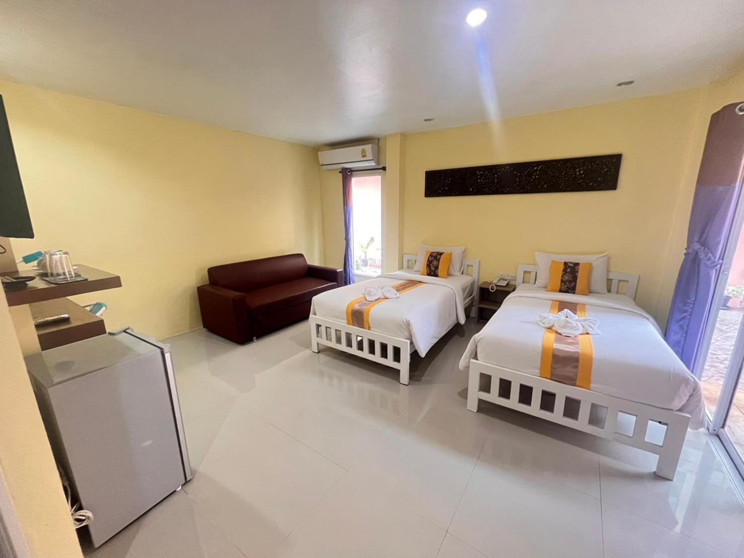 Chom By The Sea Hotel Ao Nam Mao Exterior foto
