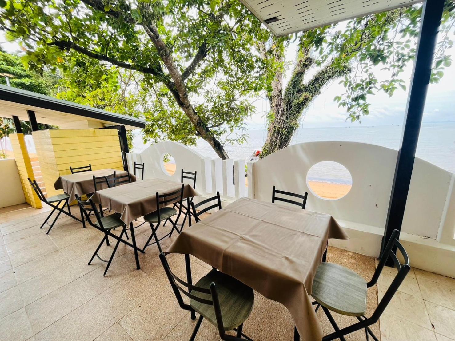 Chom By The Sea Hotel Ao Nam Mao Exterior foto